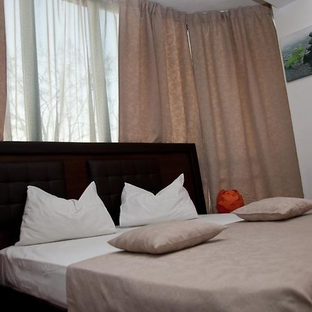 Hotel Metropol Piteşti Pokoj fotografie
