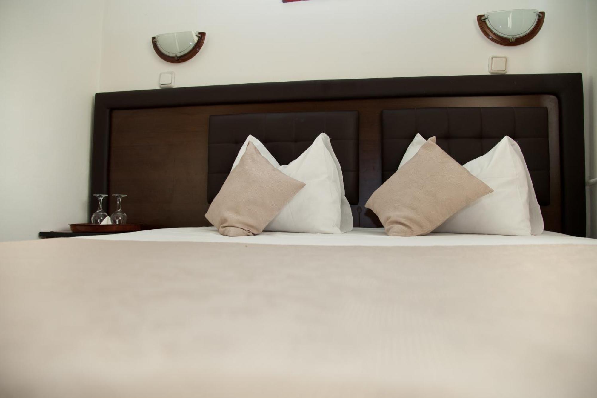 Hotel Metropol Piteşti Pokoj fotografie