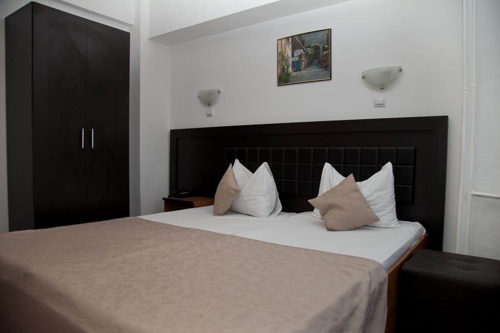Hotel Metropol Piteşti Pokoj fotografie